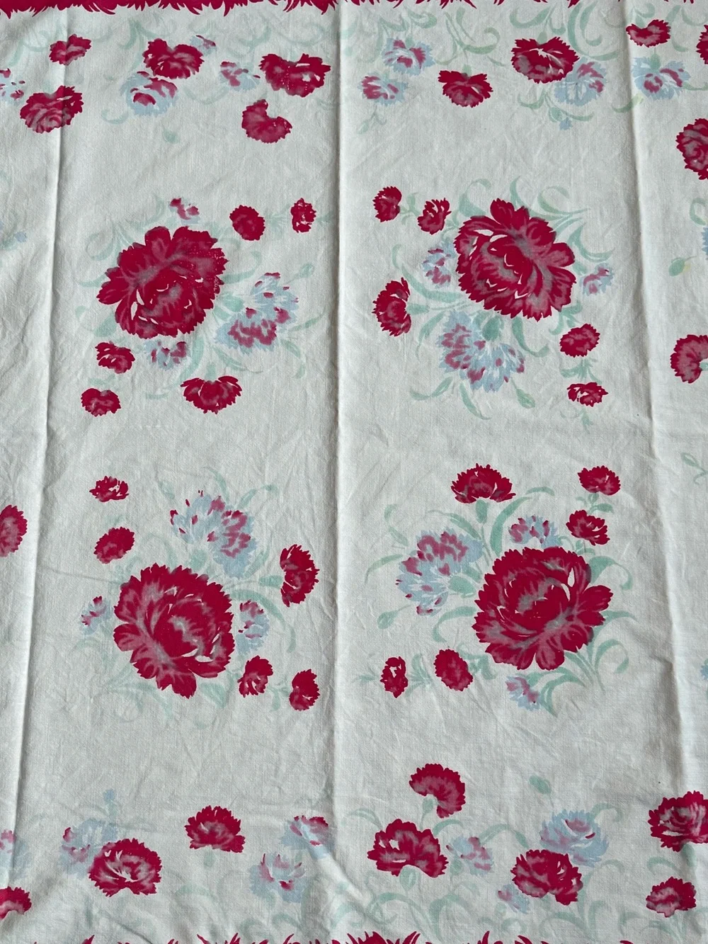 Vintage Scalloped Red Floral Cotton Tablecloth 1950’s Boho Rose Cottagecore
